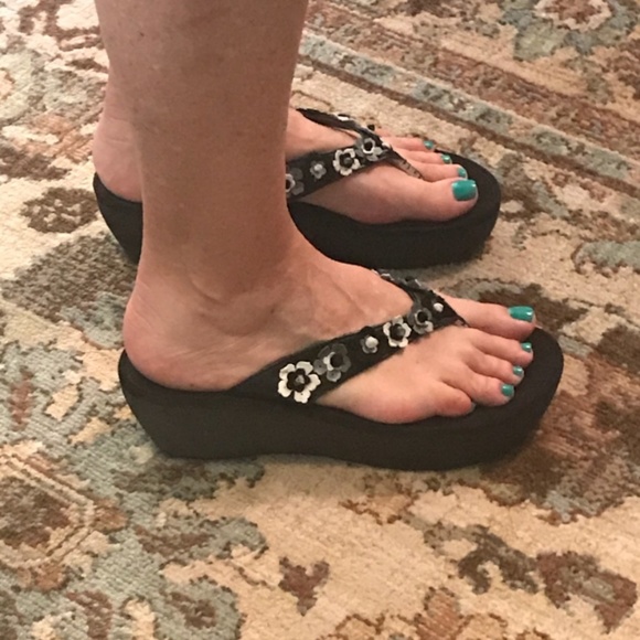 Shoes - Picture 2 of 3